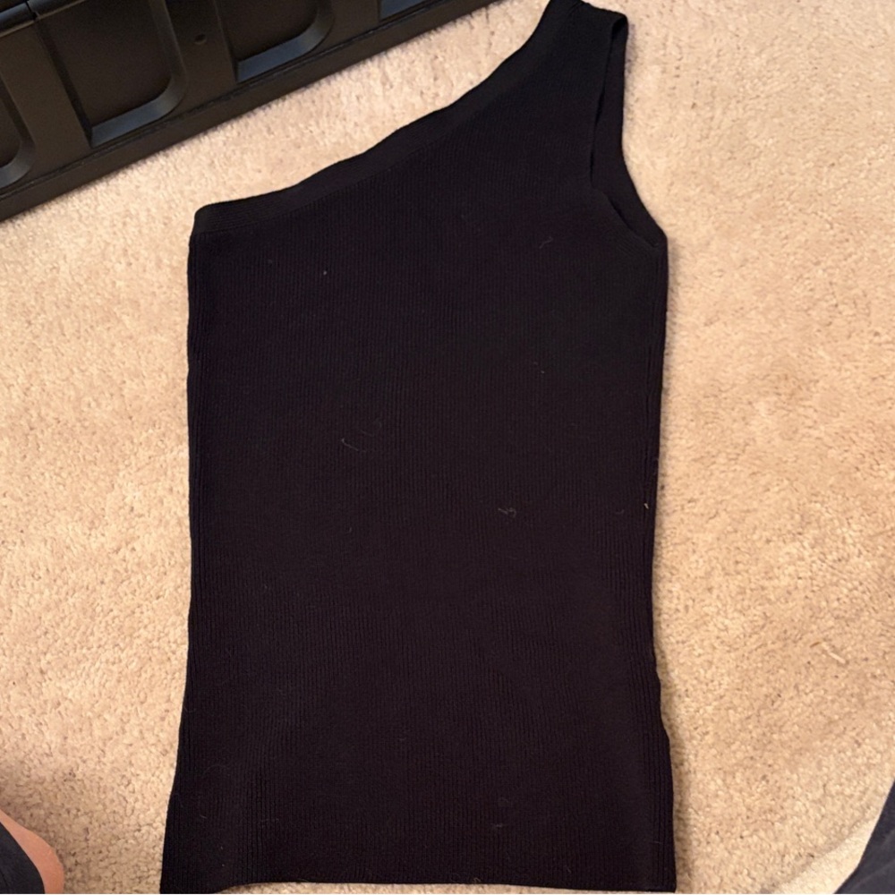 One-Shoulder Black Ribbed Knit top